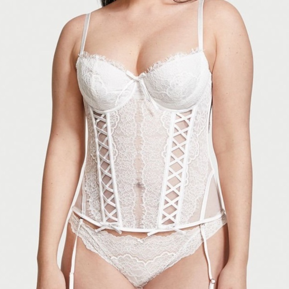 Victoria’s Secret Unlined White Lace Up Corset | Medium